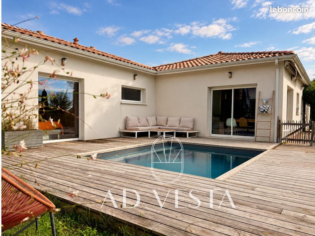 Maison 6 pièces 123 m² · à Carignan-de-Bordeaux · 123 m² · 489 000 €