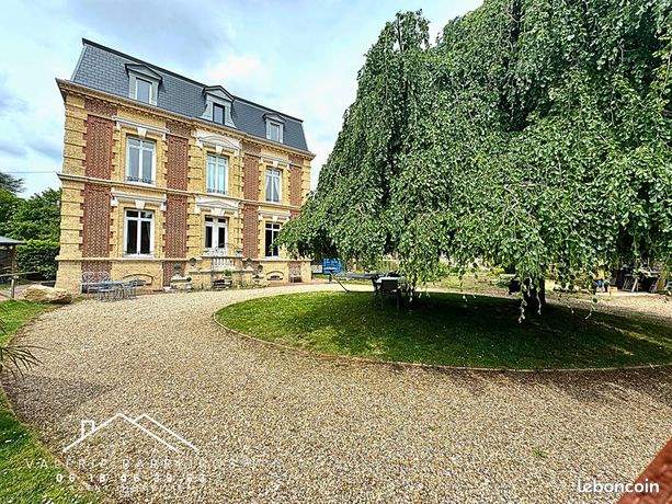 Propriété 8 pièces 214 m²
