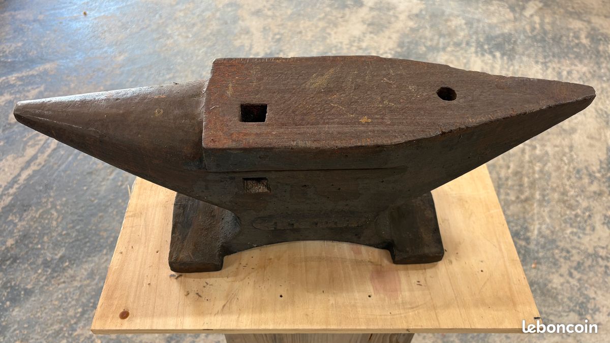VEVOR Enclume de Forgeron 30 kg à Une Bigorne Enclume en Acier Moulé Table de Travail