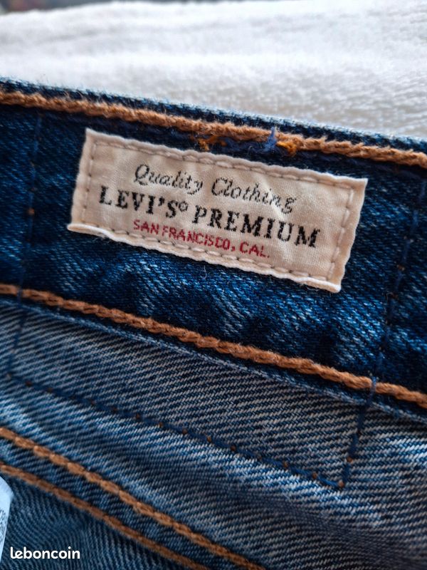 Jeans levis 501 cropped taille 32 x30 (image 1)