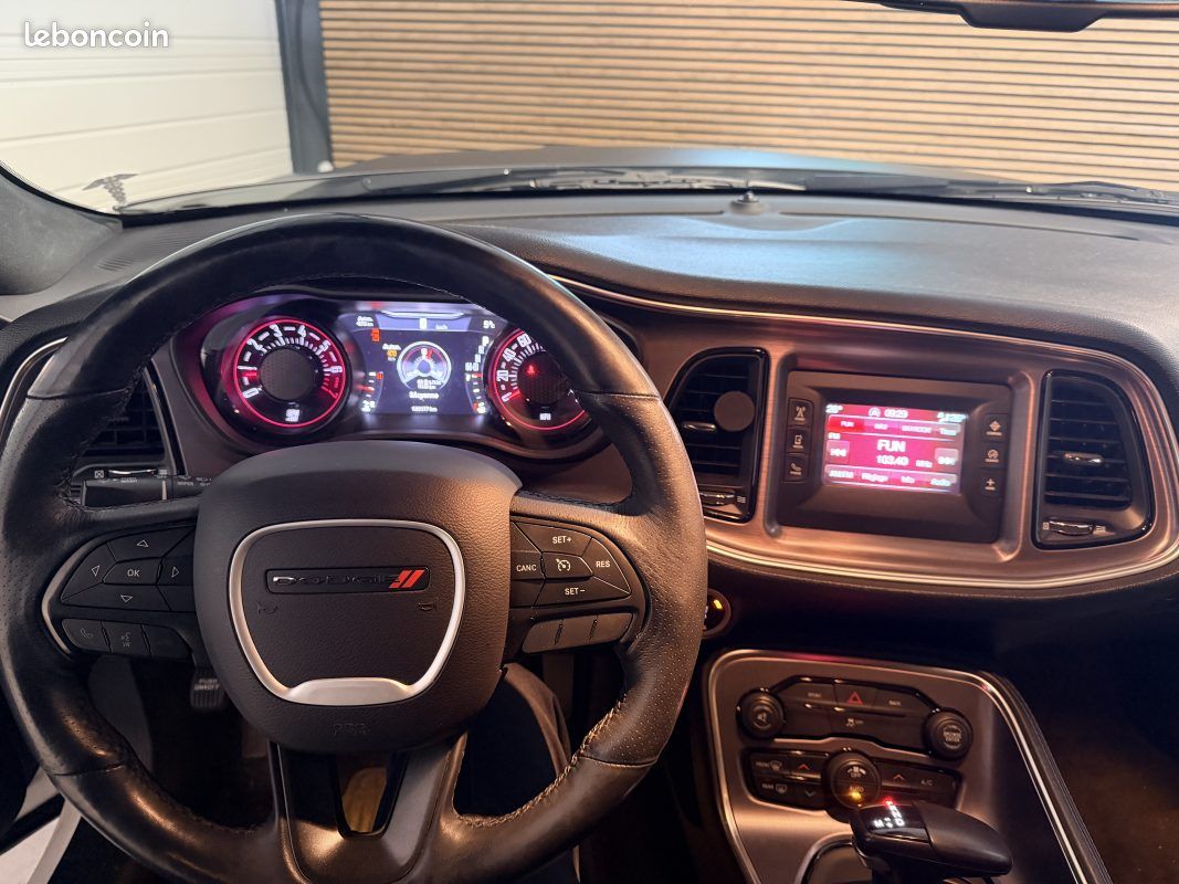 Dodge Challenger SXT - 3.6 V6 - 309 cv - 2016 - Caméra de recul - Intérieur cuir - E85 Ethanol - FR (image 10)