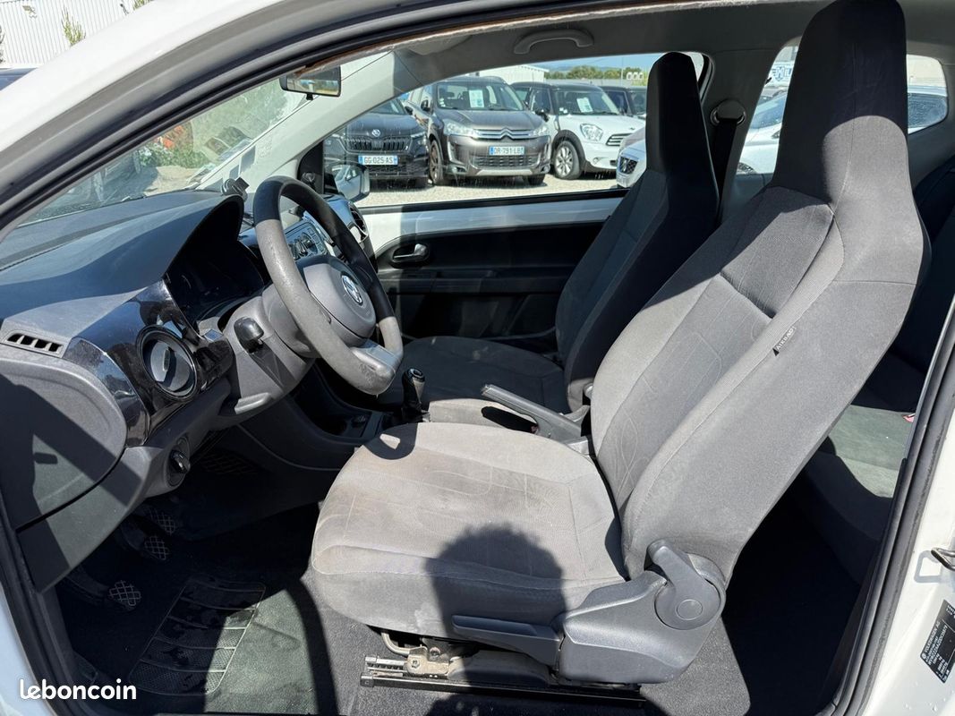 Volkswagen UP 1.0 60CH BLACK UP 3P (image 5)