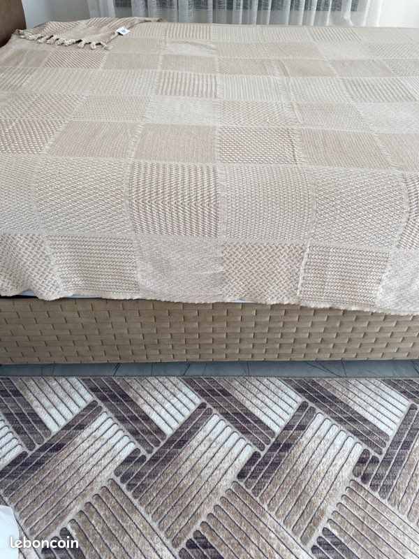 Couvre lit /plaid deux personnes en excellent état en coton de marque Karaca beige (image 4)