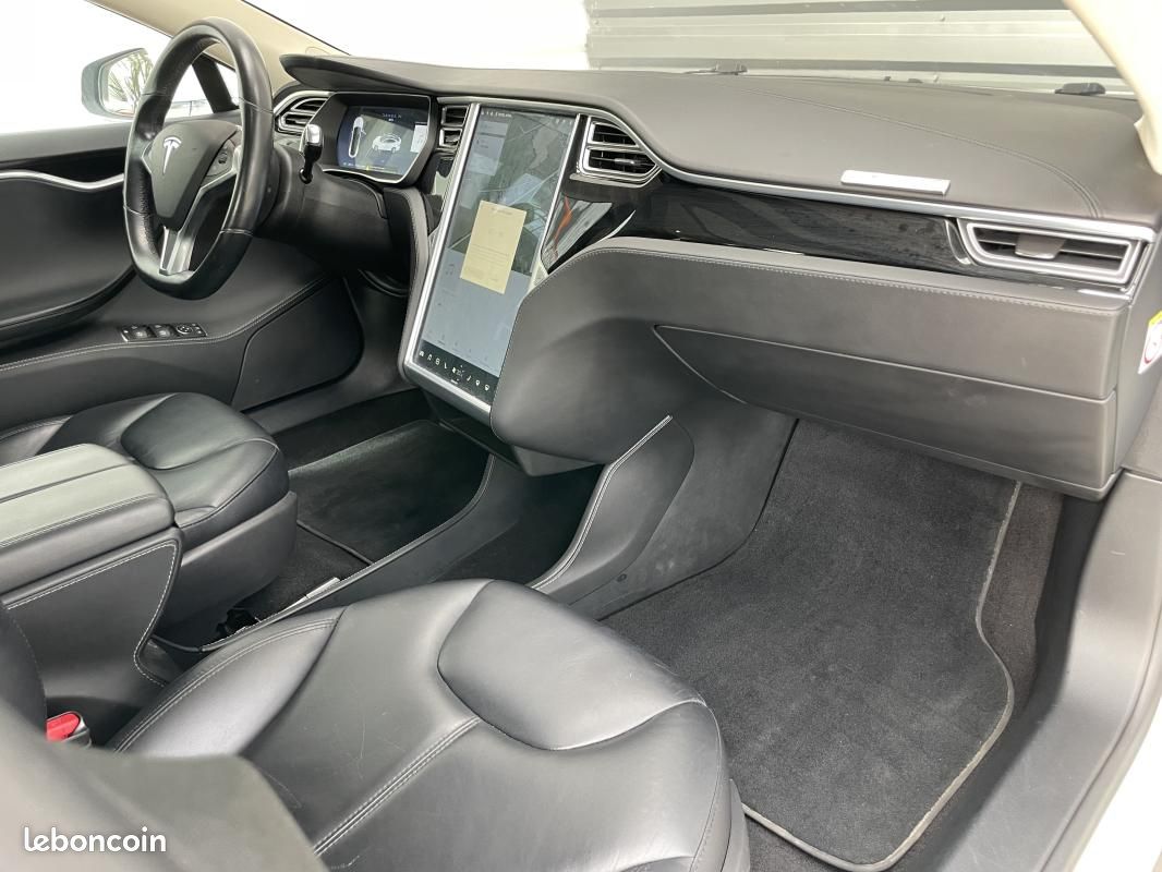 Tesla Model S 85 (image 10)
