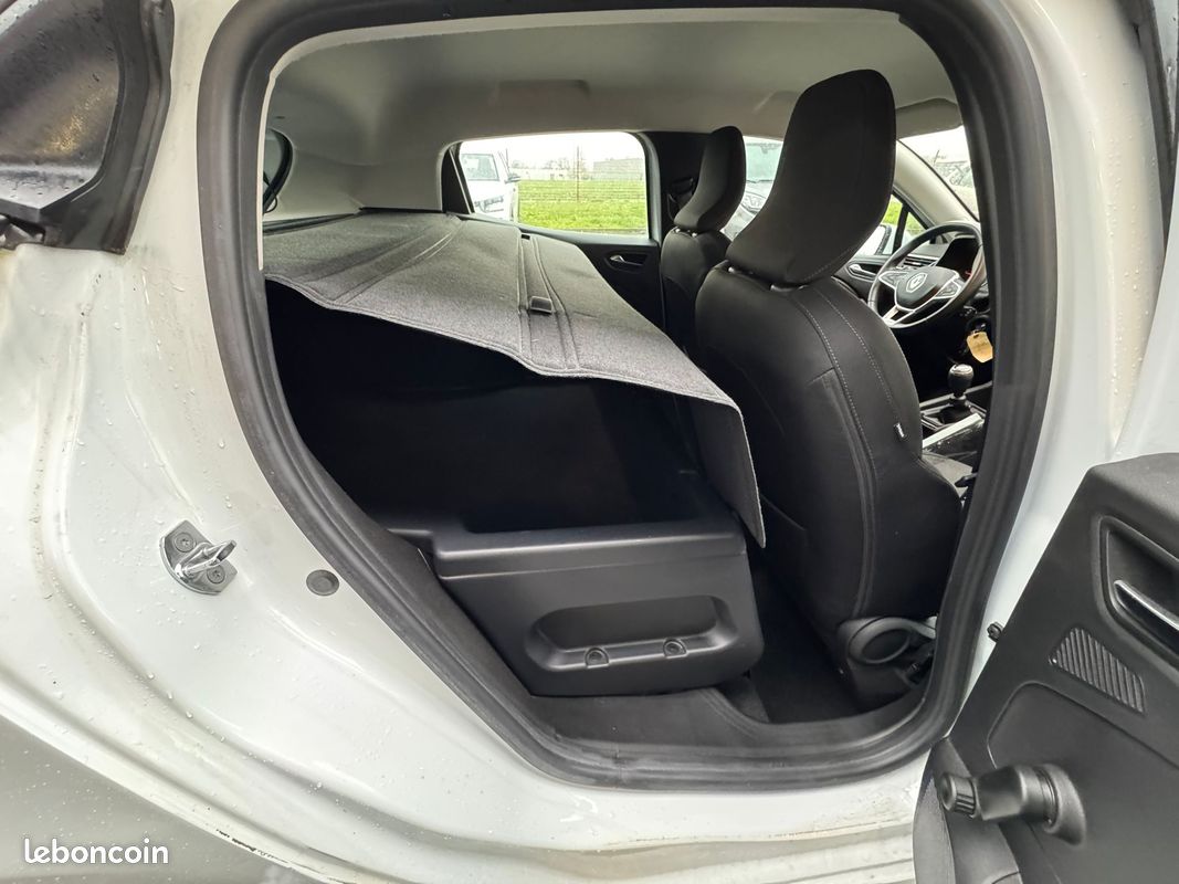 Renault clio v 1.5 blue dci 100 CV business / TVA RECUPERABLE 9400 HT/ (image 4)