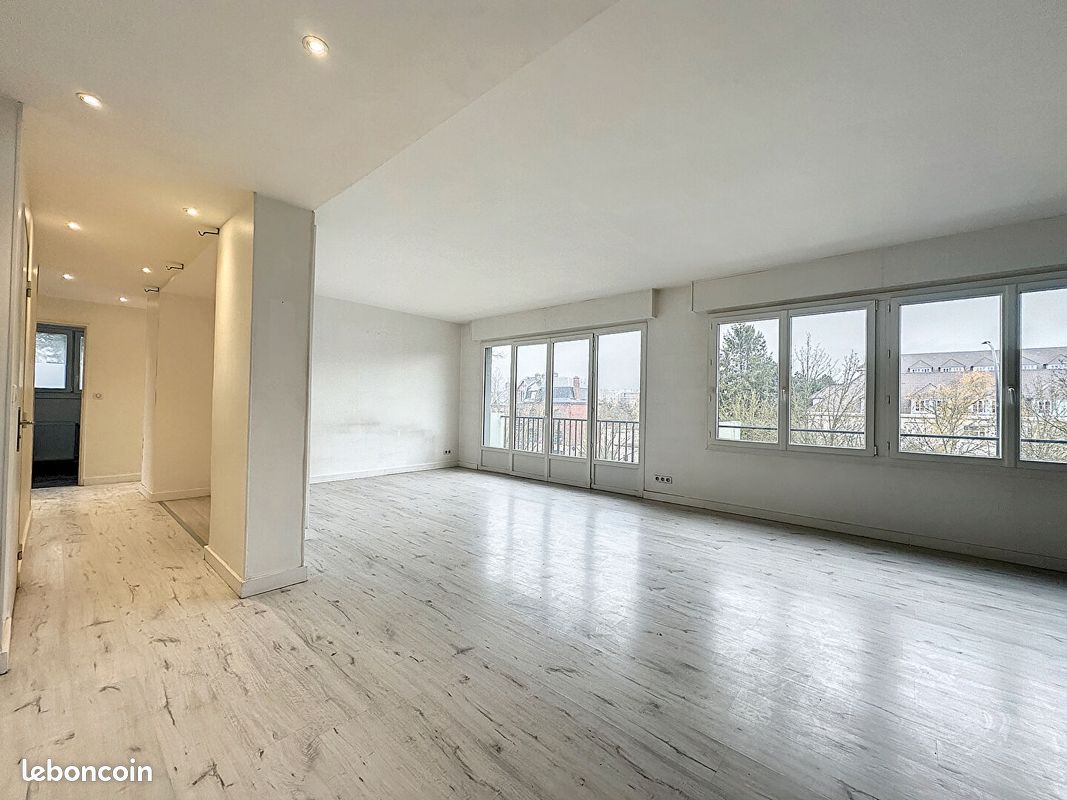 Appartement 5 pièces 110 m² · à Amiens · 110 m² · 1 230 €