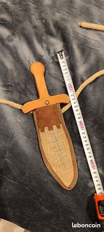 Accessoire en bois déguisement chevalier (image 6)