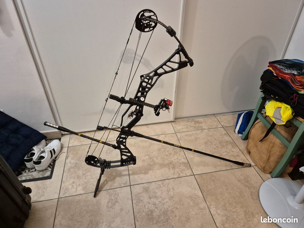 Bannière Hoyt Tir à L'arc – Env. 35x11 Pouces – Avec œillets, Neuve