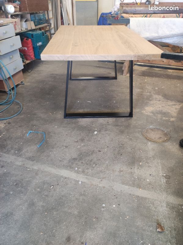 Pied de table (image 1)