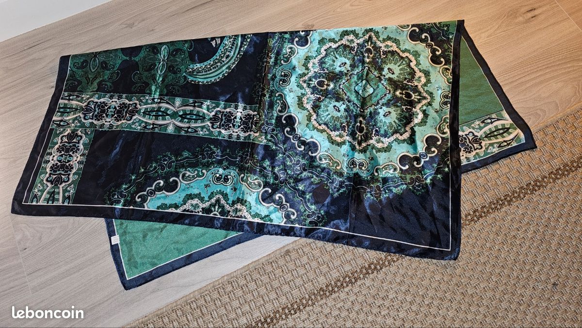 Foulard Carré Codello 100% Soie Vintage 47x48 Cm Bleu - Occasion, Tour De Cou élégant