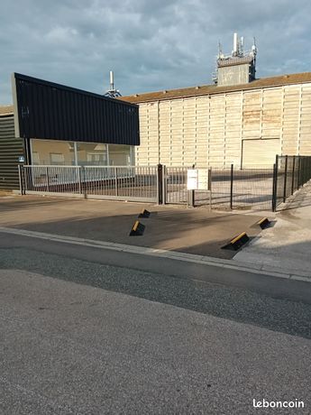 Local 100m2 à hoymille proximité immédiate bergues