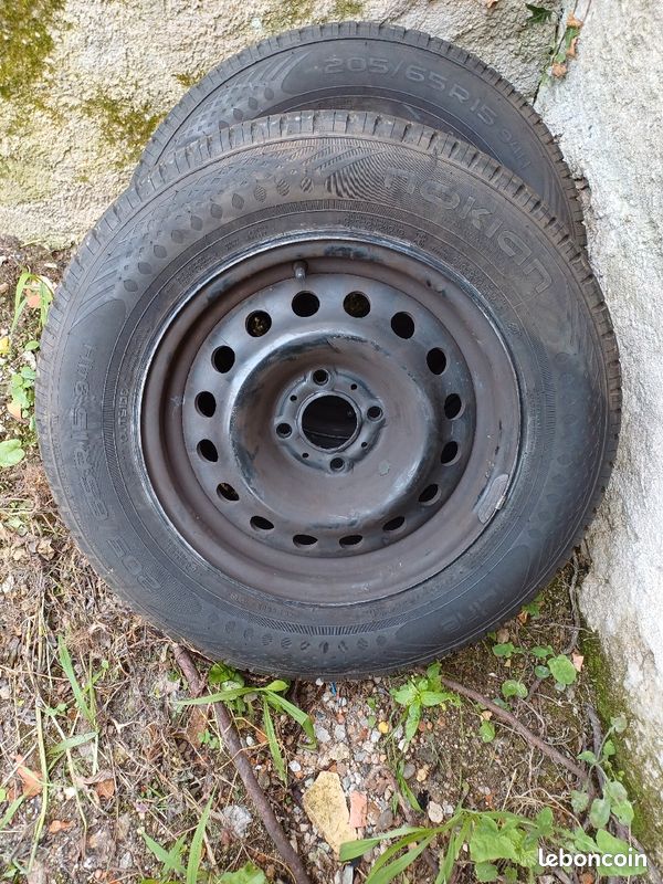 Pneus Nokian 205/65 R15 94H - Équipement auto