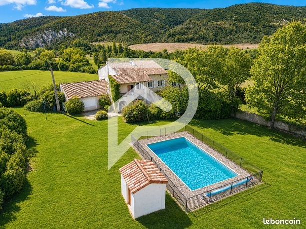 Propriété 5 pièces 180 m²