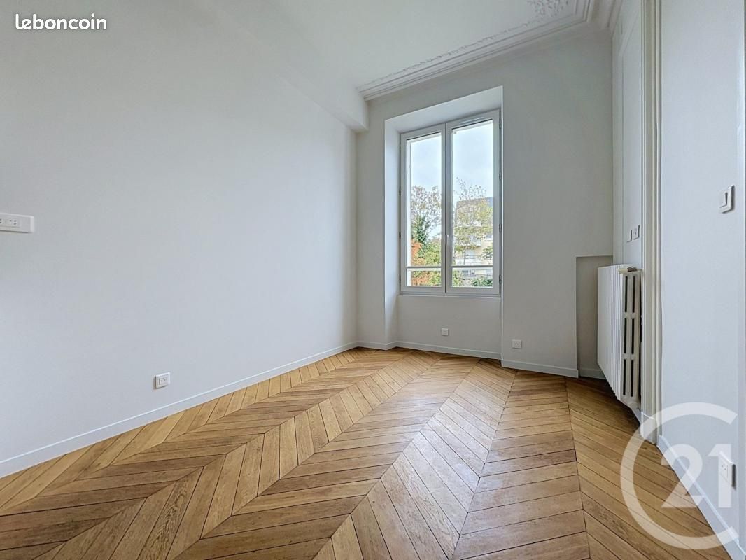 Appartement 1 pièce 21 m² · à Corbeil-Essonnes · 21 m² · 930 €/mois