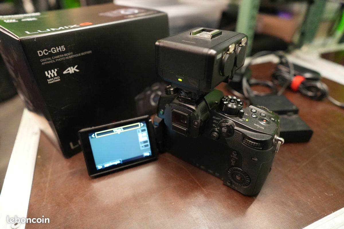 Panasonic Lumix GH5 + Module Audio XLR (DMW-XLR1) + Option V-LOG + Accessoires (image 1)