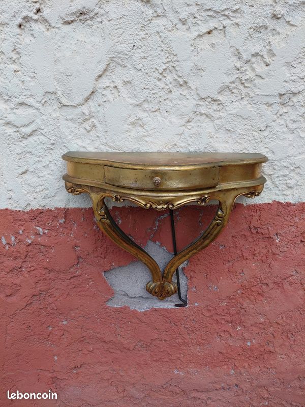 Console murale en bois doré - France