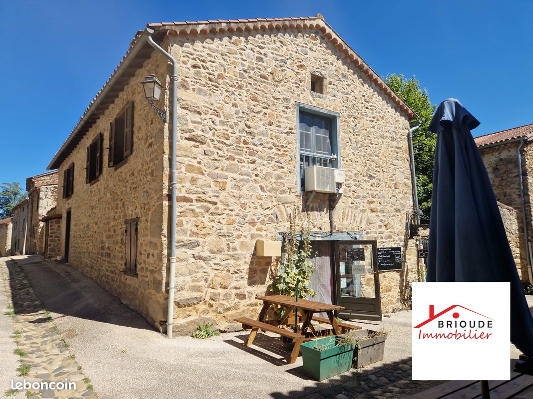 Maison 3 pièces 130 m² · à Lavaudieu · 130 m² · 97 000 €