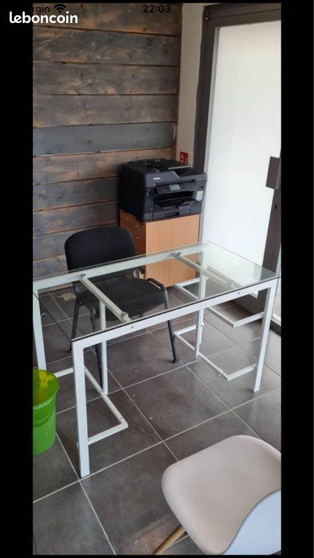 Bureau en verre (image 1)