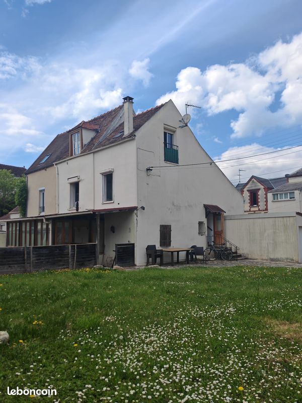 Appartement 7 pièces 160 m² · à Sens · 160 m² · 240 000 €