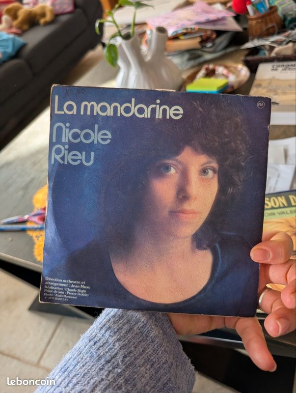 Vinyle Et bonjour à toi l'artiste, Nicole Rieu, chanson de l'Eurovision 1975 (image 2)