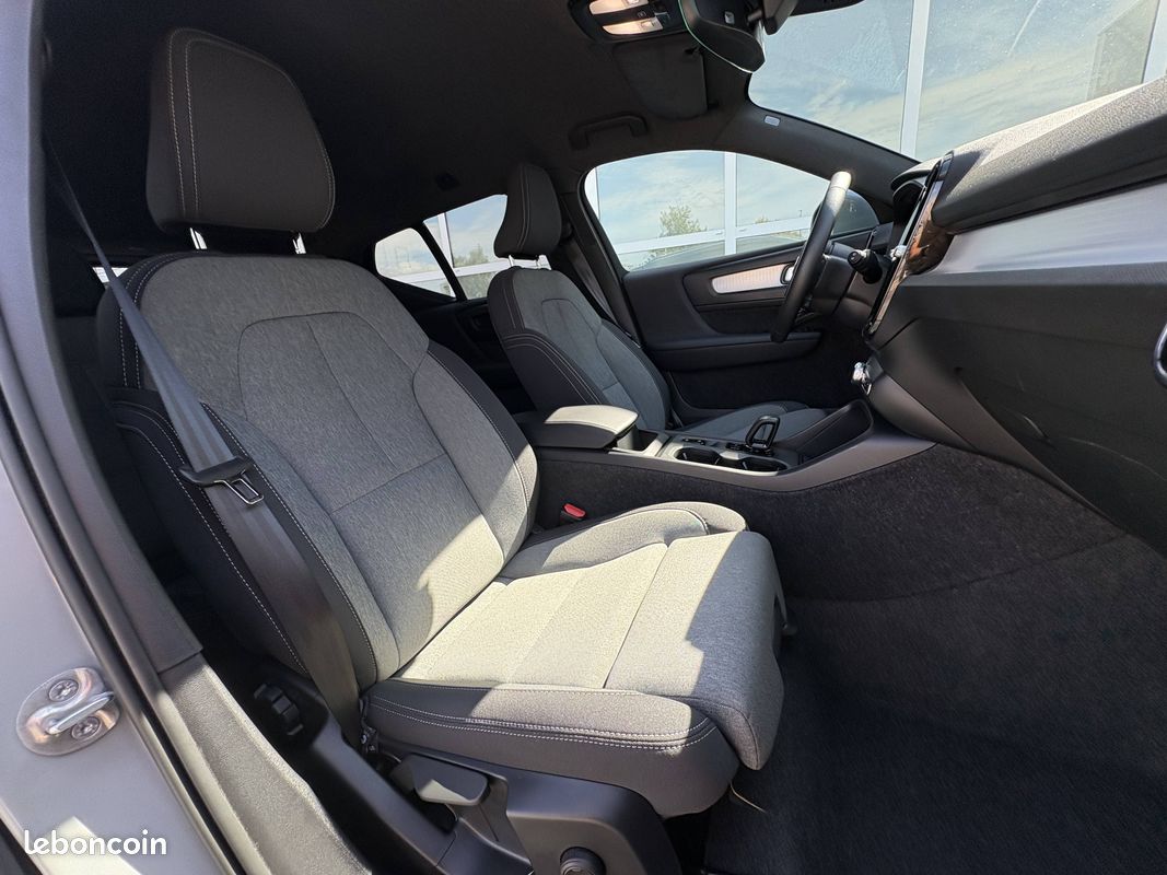 VOLVO XC40 B3 163 ch DCT7 Plus (image 15)