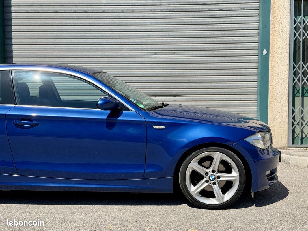 BMW SéRIE 1 COUPé 125i 3.0L 6 cylindres - Boîte manuelle - Montego Blue (image 10)