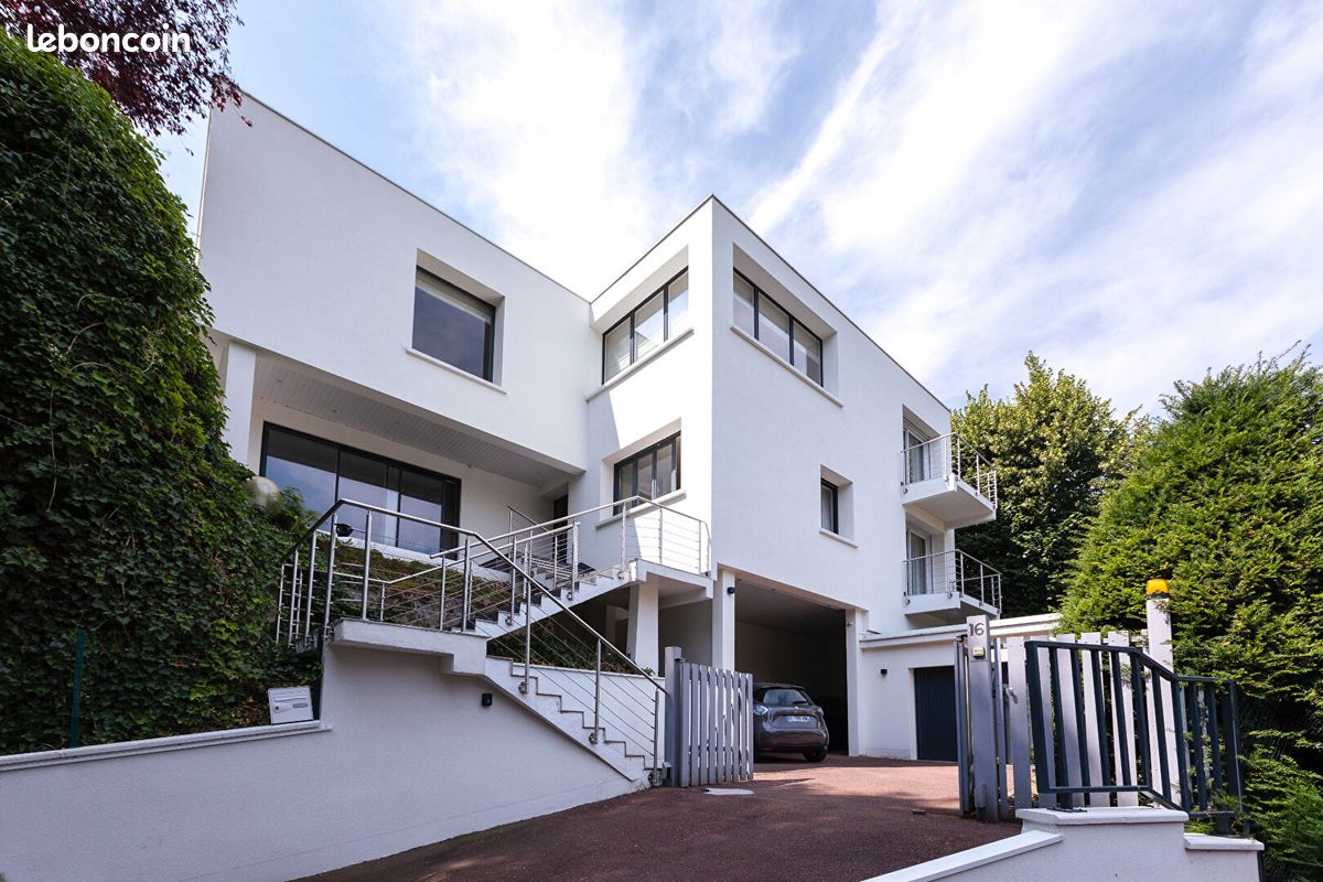 Maison 7 pièces 233 m² · au Pecq · 233 m² · 1 090 000 €