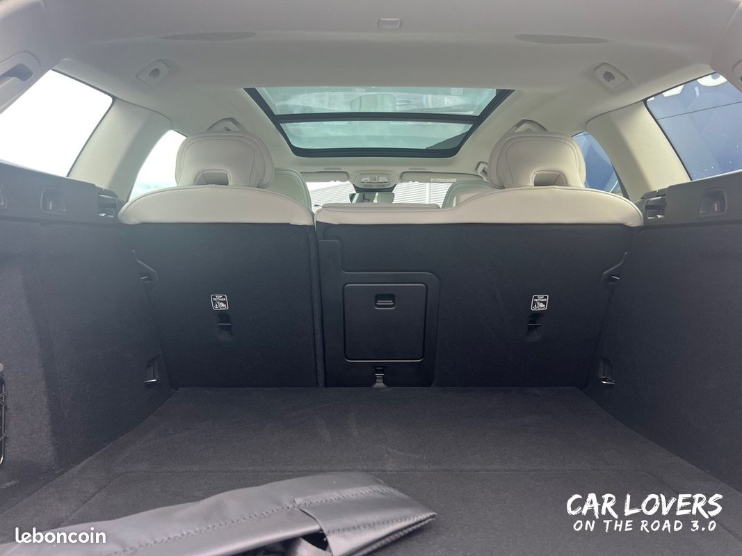 VOLVO V60 Micro hybride essence B4 197 ch DCT7 Ultra Style Dark (image 18)