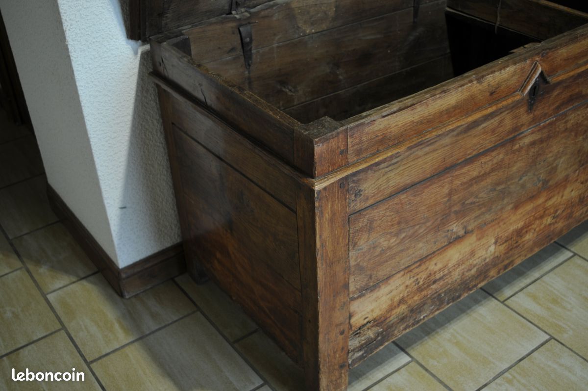 Coffre très ancien de mariés ou à grain (image 3)