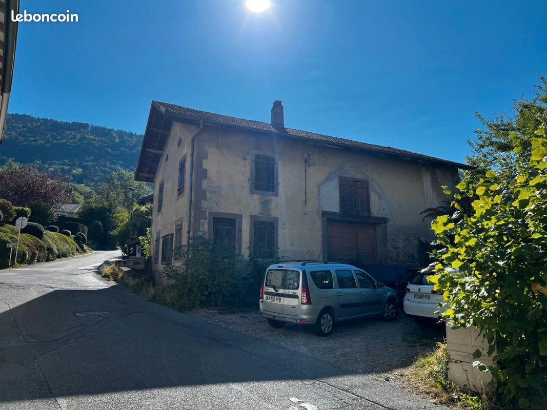 Maison 5 pièces 250 m² · à Saint-Cergues · 250 m² · 290 000 €