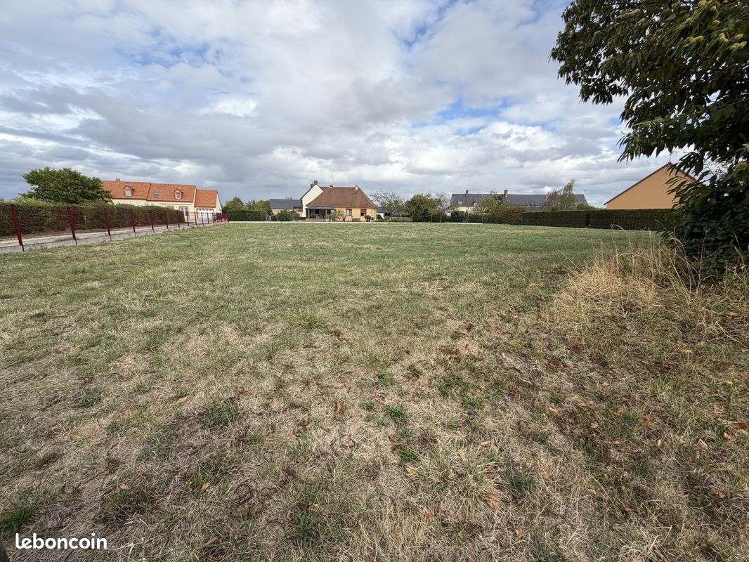 Terrain 1984 m² · à Fresnay-sur-Sarthe · 1 984 m² · 69 000 €