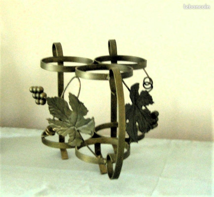 Joli présentoir rétro en métal patine bronze décor vigne - 3 bouteilles (image 2)
