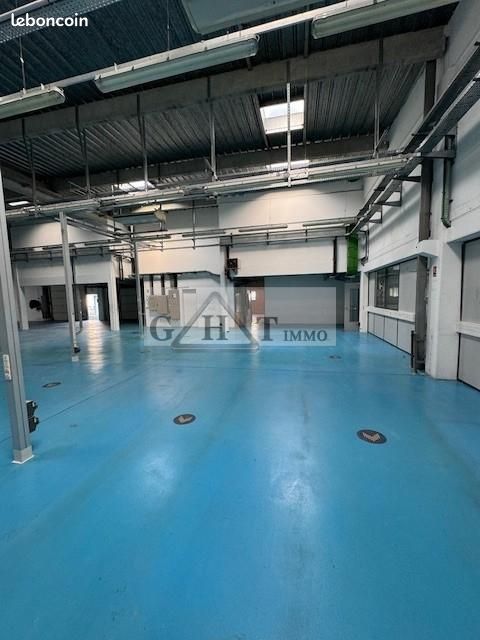 Local industriel 1 800 m² (image 1)