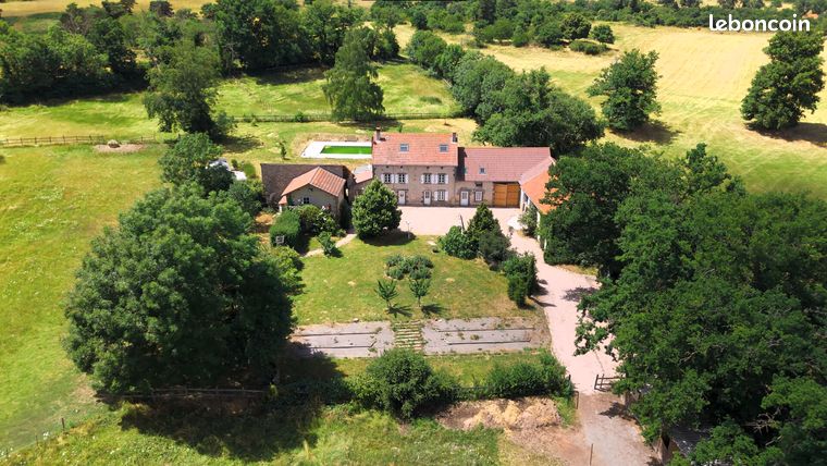 Propriété 10 pièces 270 m²