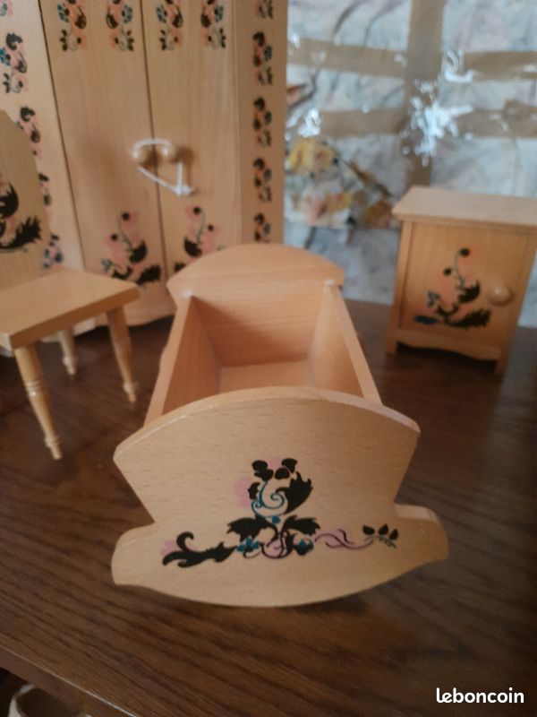 Tres beaux meubles en bois pour poupées styles barbies 1 lot de 13 pièces (image 5)
