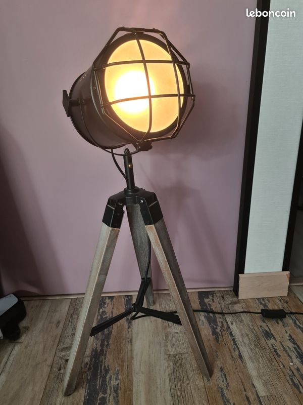 Lampe trépied (image 2)