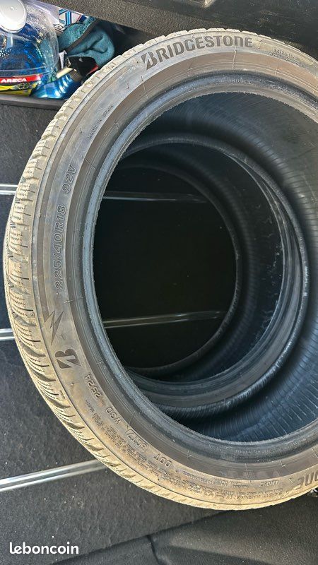 4 Pneus Hiver BRIDGESTONE Blizzak LM005 - 225/40 R18 92V (image 2)