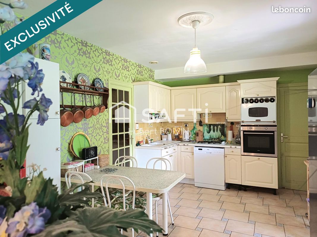 Maison 8 pièces 160 m² · à Saint-Aubin-du-Cormier · 160 m² · 275 000 €