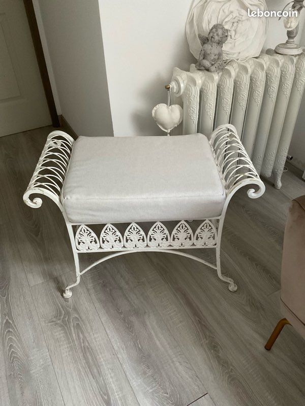 Banc ou repose pieds (image 1)