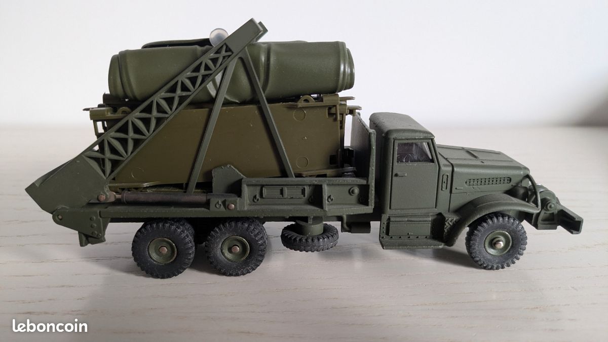 DINKY TOYS camion BROCKWAY militaire version 2 chassis gravé