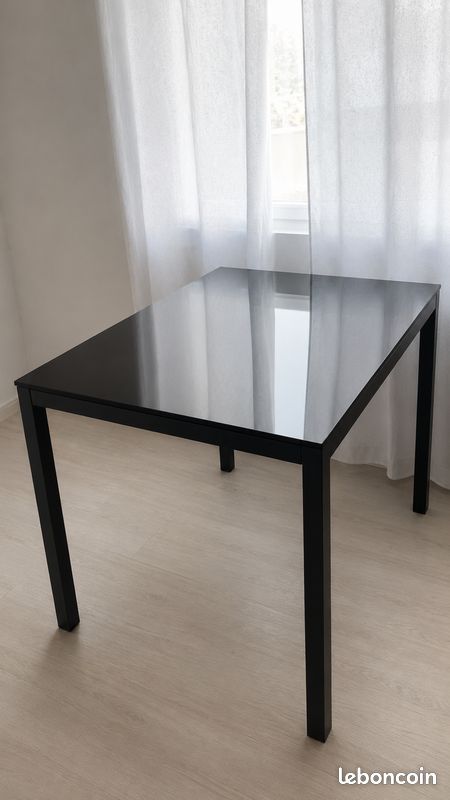 Table plateau en verre (image 1)