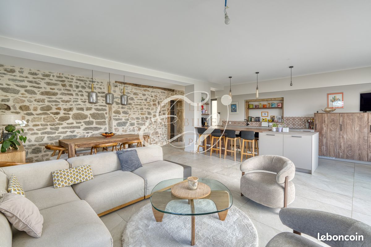 Maison 11 pièces 352 m² · à Dardilly · 352 m² · 1 495 000 €