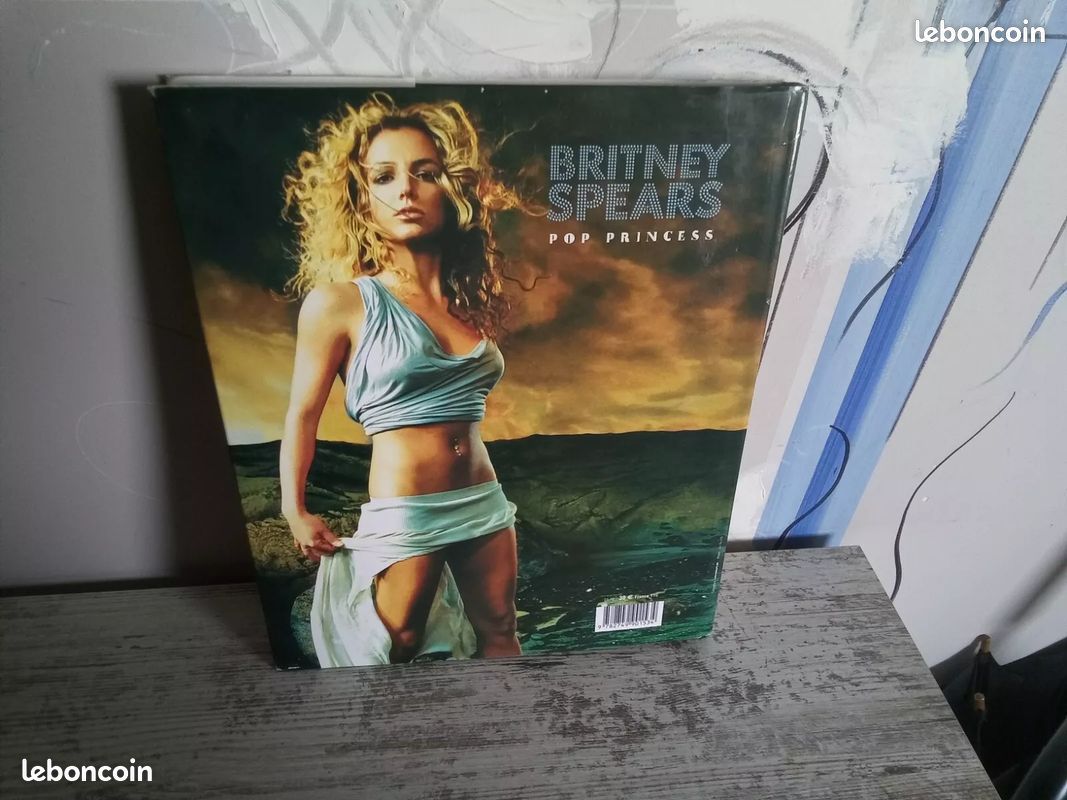 BRITNEY SPEARS - POP PRINCESS - Béatrice NOUVEAU - Michel LAFON - Hardcove (image 2)