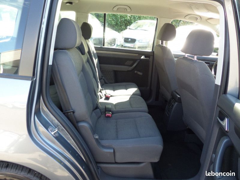 Volkswagen TOURAN 2.0 ECOFUEL TRENDLINE 7 PLACES (image 11)