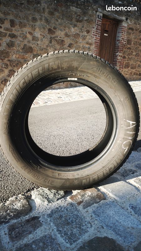 Lot 4 Pneus hiver Michelin Alpin 5 215/65/R17 (image 1)