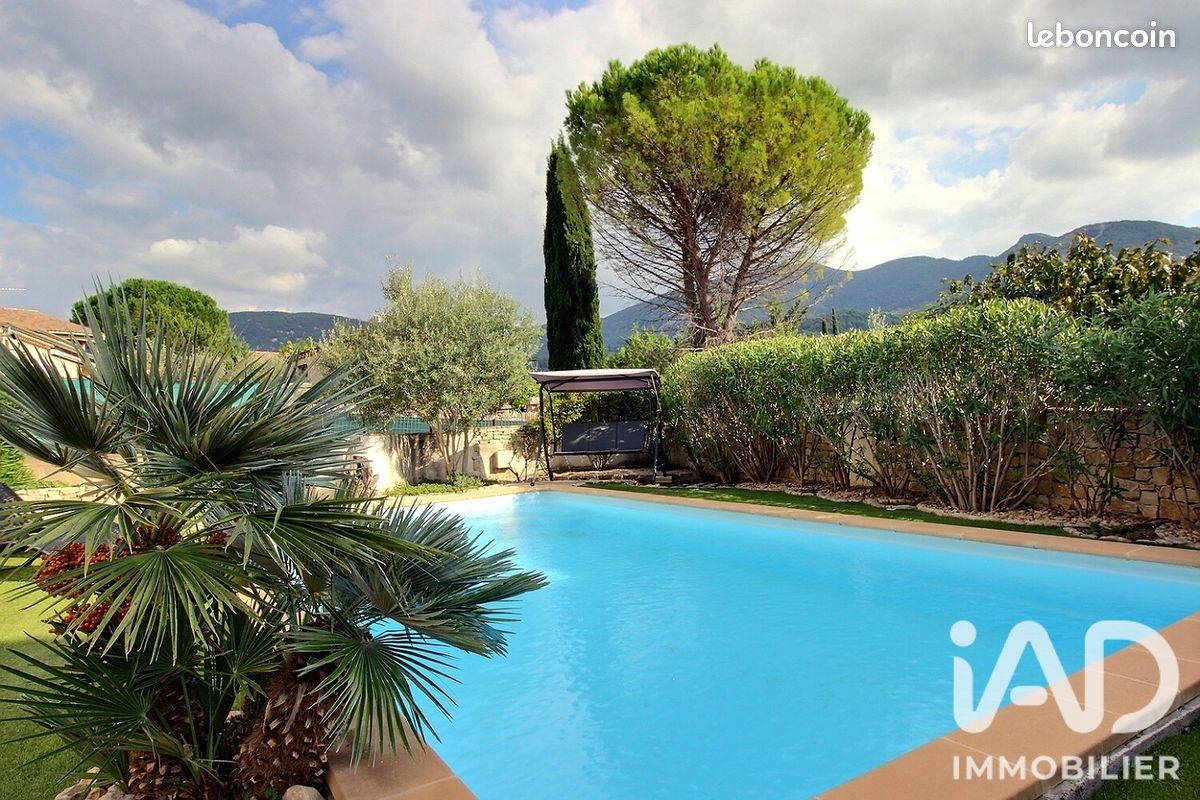 Maison 6 pièces 159 m² · à Nyons · 159 m² · 459 000 €