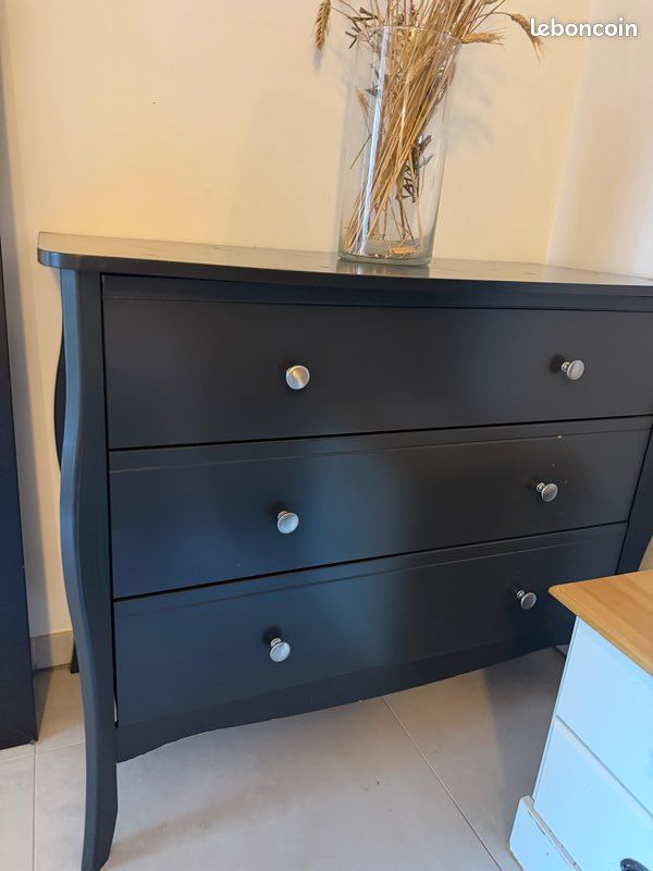 Commode noire (image 1)