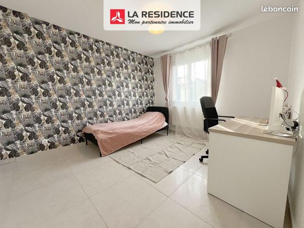 https://img.leboncoin.fr/api/v1/lbcpb1/images/1b/94/26/1b9426d0168218bbdcbe8065c1abb0e612db18a8.jpg?rule=ad-image
