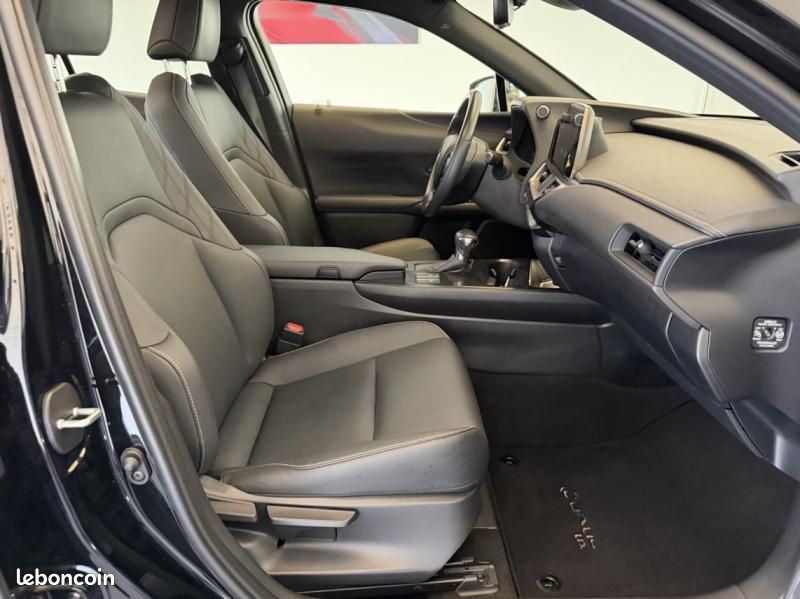 Lexus UX 250h F SPORT Design 2WD (image 19)
