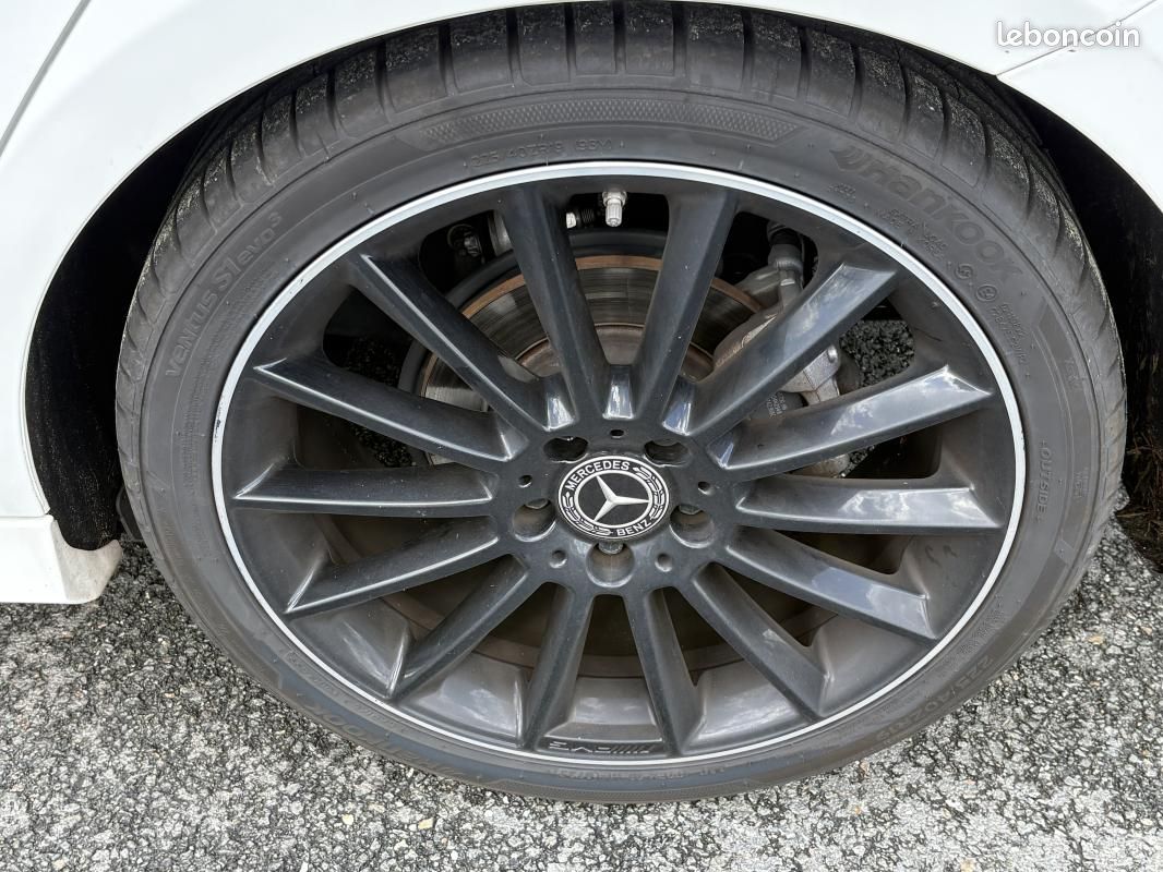 Mercedes Classe A A200D moteur mercedes pack AMG ( éclairage d'ambiance, Toit Ouvrant, Siège élec... (image 38)